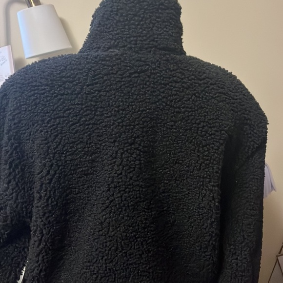 Athleta black cozy Sherpa snap 1/4 snap sweatshirt, small, new - Picture 4 of 14